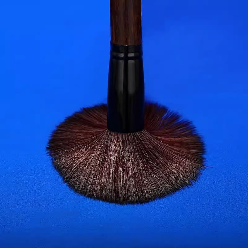 Buddhist statue cleaning kit: soft bristle brush, velvet cloth, dedicated Buddha tool cleaning set