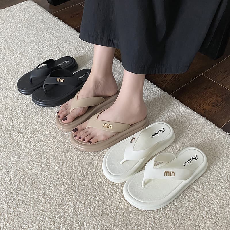 2026 New Women's Flip Flops Summer Outdoor Non-Slip Thick Sole Beach Sandals Flat Flip Flops for Women