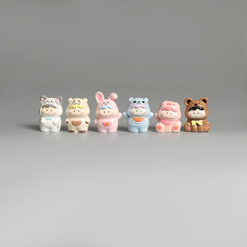 Resin Cute Pig Rabbit Animal Small Figurine Desktop Decoration Craft Cute Miniature Figure Keychain Pendant
