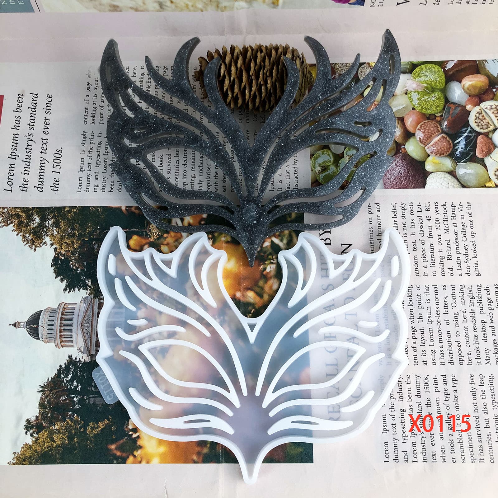 X0115 Mask Wall Hanging Decoration Crystal Resin Mold, DIY Wall Hanging Silicone Mold