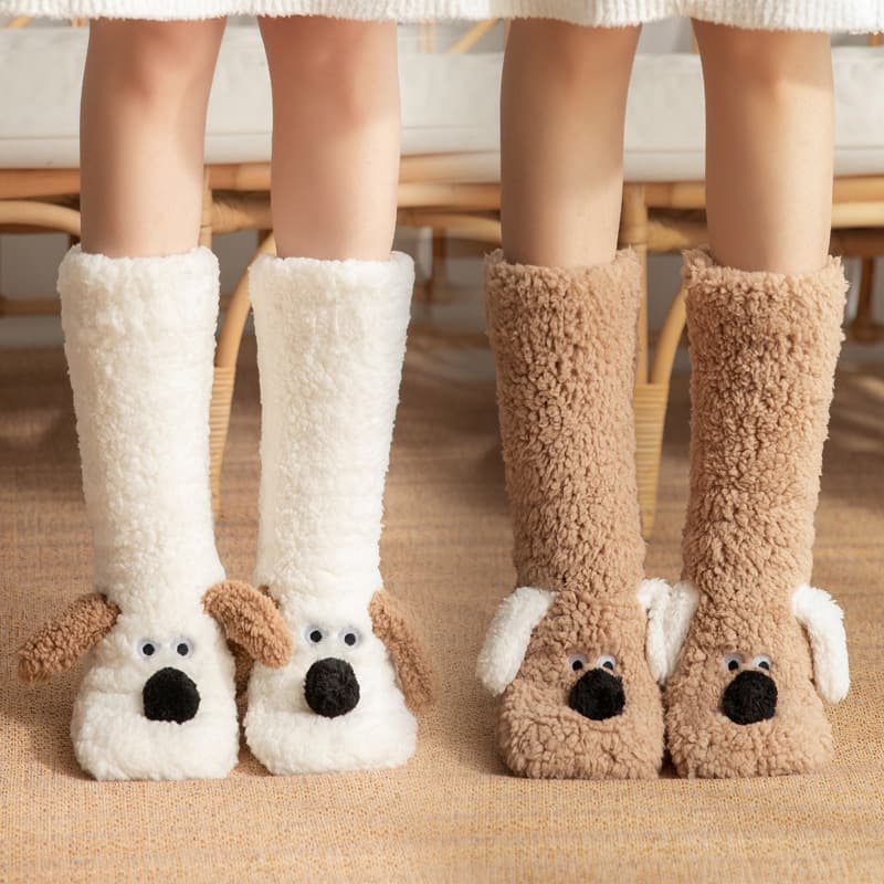 Floor socks, non-slip indoor snow socks, fleece-lined and thickened, sleep-wearing coral fleece home slippers, wool socks for women and adults.