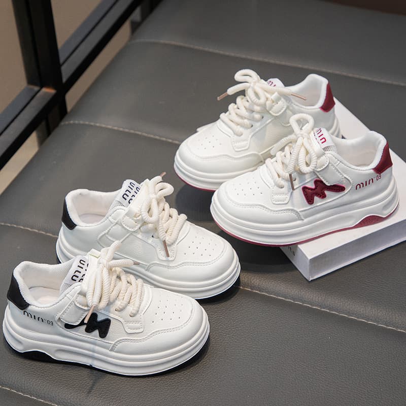 Children's Board Shoes 2025 Spring/Autumn New Style Casual White Sneakers for Big and Middle Kids, Non-slip Soft Sole Fashionable Casual Shoes