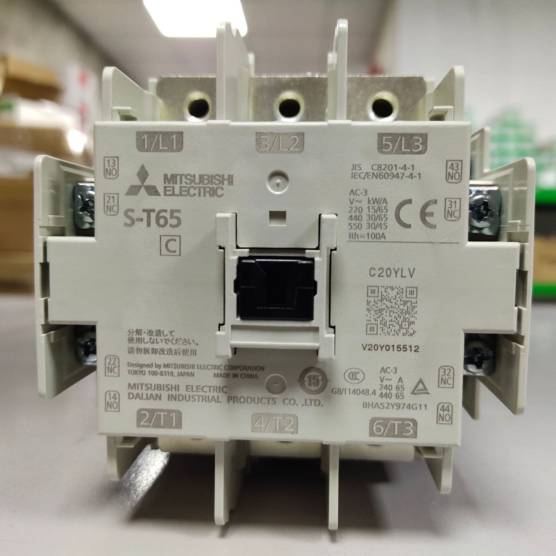 Mitsubishi genuine AC contactor S-T80 AC100V AC110V 2A 2B C, brand new and in stock.