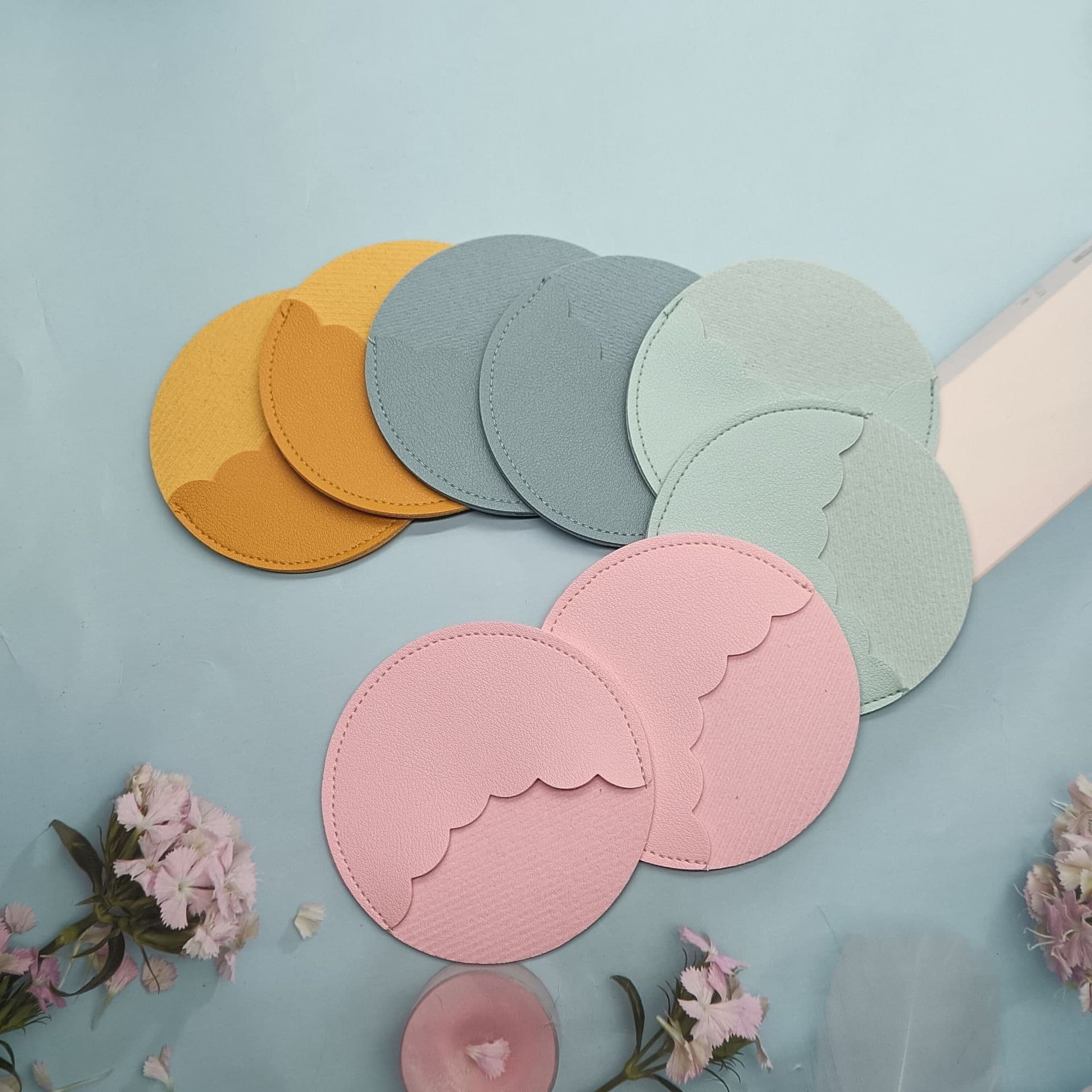 Factory custom-made rounded creative cosmetic mirror protective cover, museum souvenir gift packaging mirror cover PU