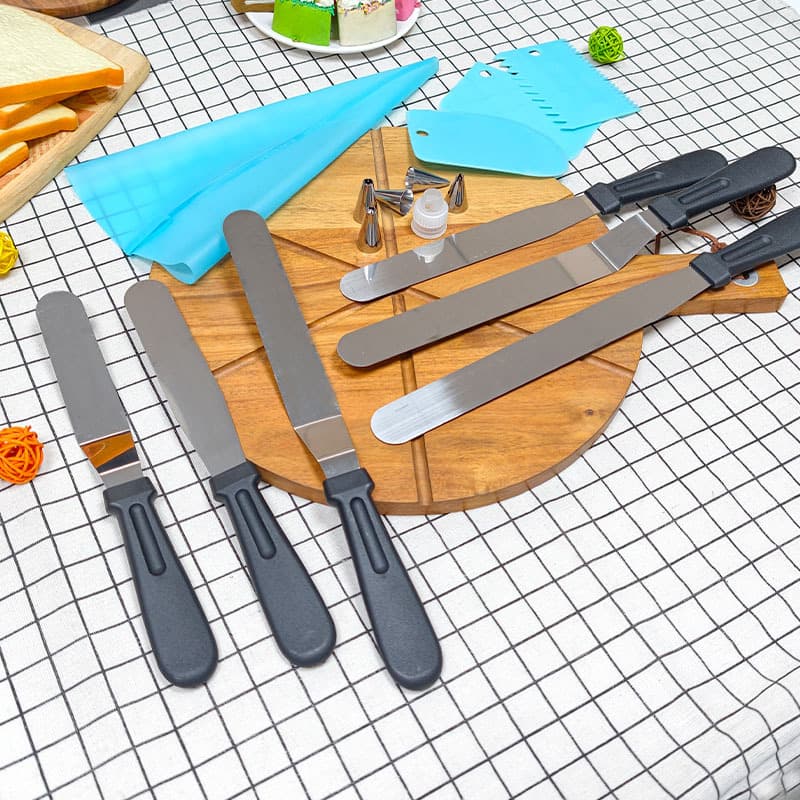 Stainless steel baking and decorating tool set cake cream smoothing and decorating set home commercial cake making tools