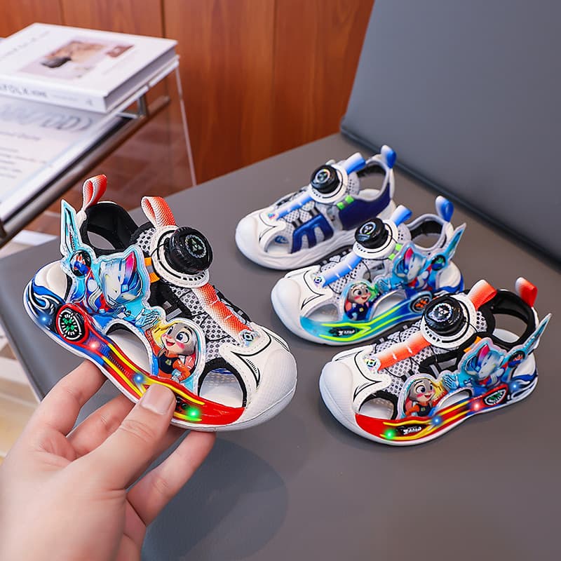 Kids Shoes Mesh Breathable 2026 Summer New Sandals Light Up Little Kids New Glow Running Boys Shoes