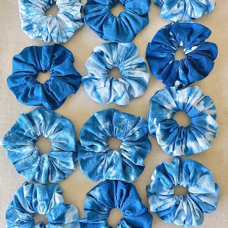 Tie-Dye Hair Scrunchie DIY Kit with Blue Pigment Tool Set, Simple Women's Hair Accessory White Base