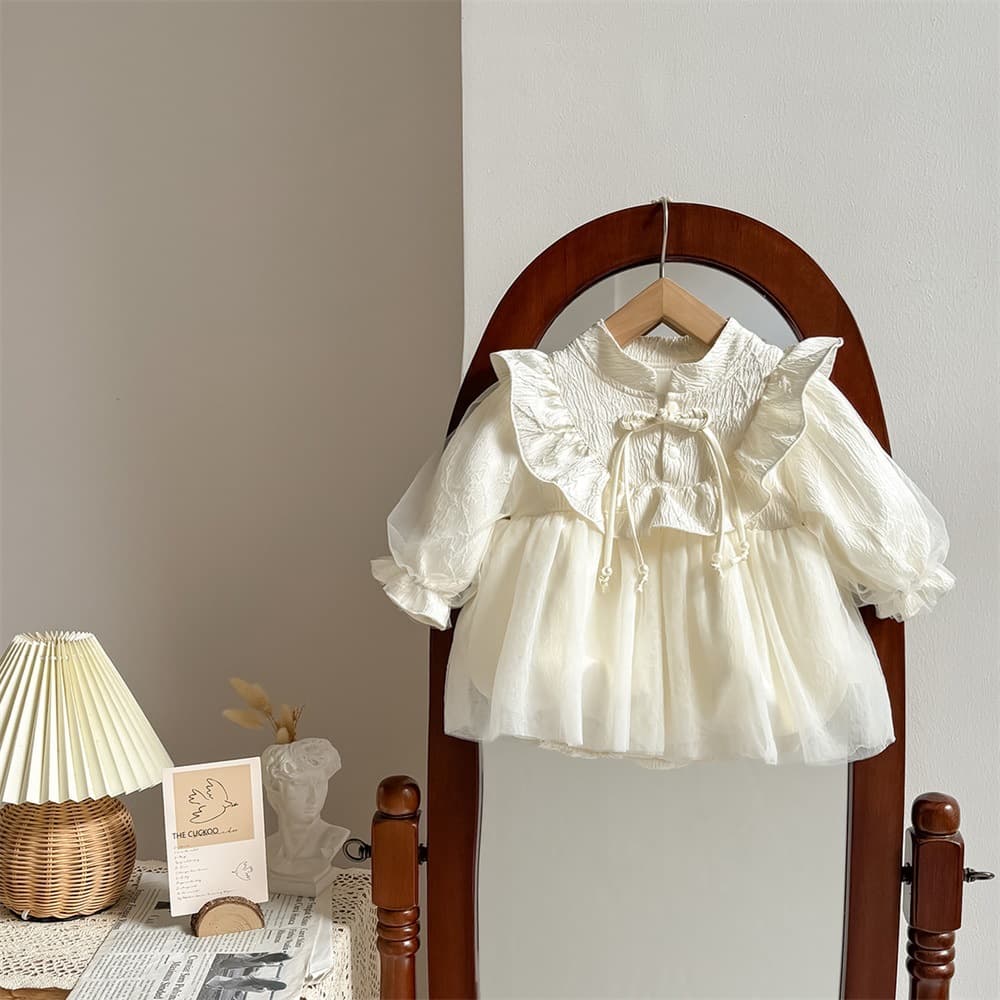 Baby clothes, spring clothes, palace style harem clothes for baby girls, sweet and cute mesh disc buckle long-sleeved newborn baby clothes