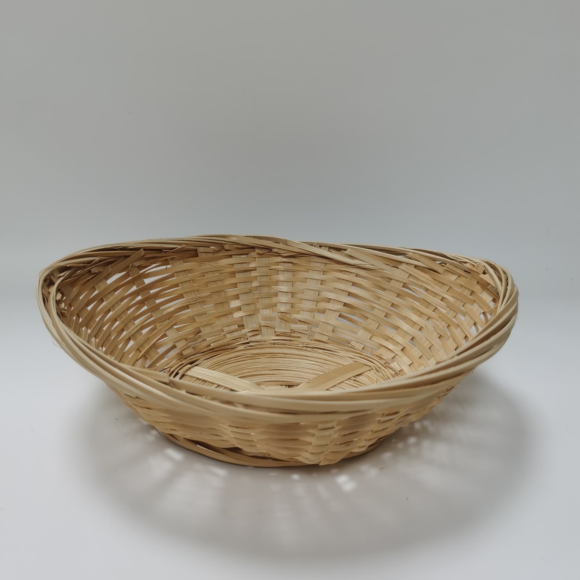 Bamboo oval bread basket, egg basket, grain basket, bamboo basket, table fruit drain basket, bamboo handmade basket