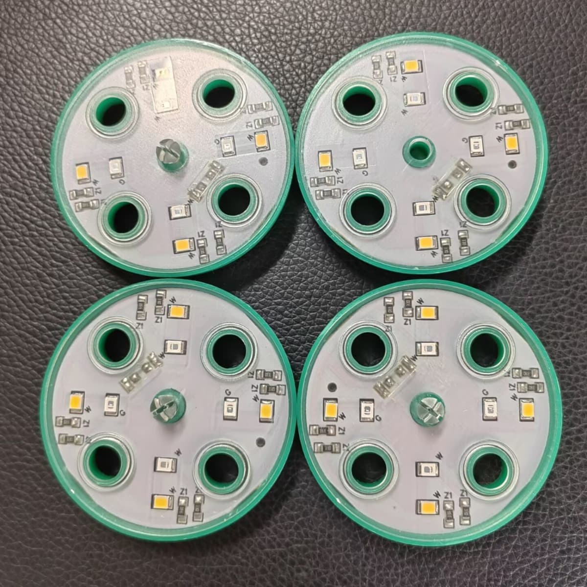 Amazon Hot Selling Round Seedling Grow Light 8 LEDs 16 LEDs 20 Color-Changing LEDs Sealed Waterproof ABS Material