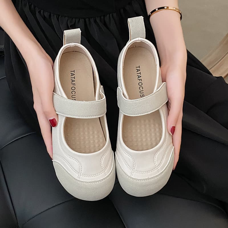 Soft-soled Mary Jane flat shoes for women in spring and autumn French style with ballet shallow mouth versatile Velcro women's shoes