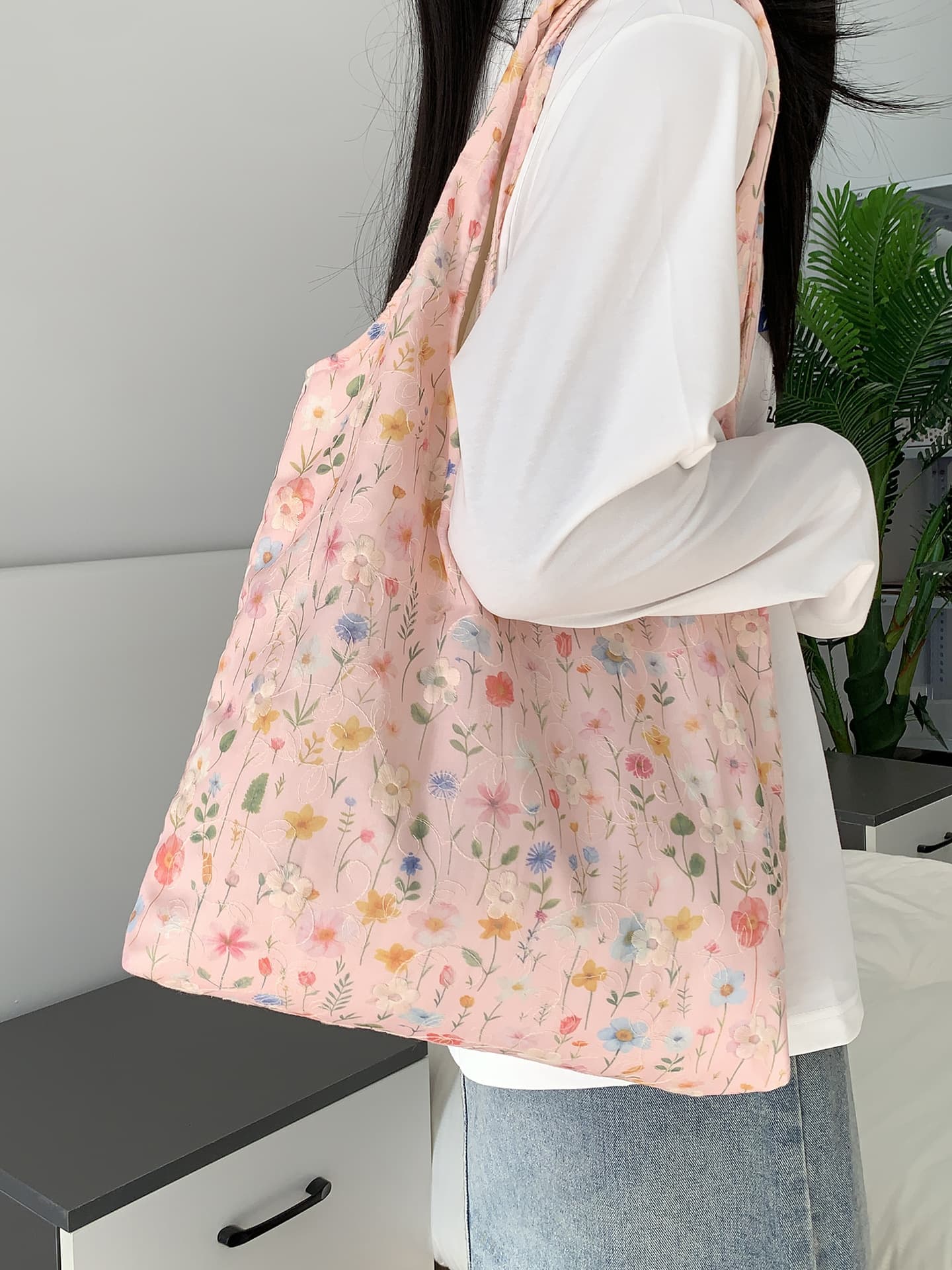 Floral Embroidered Canvas Tote Bag for Women, Large Capacity Shoulder Handbag Commuter Versatile Korean Style Fresh Student Bag