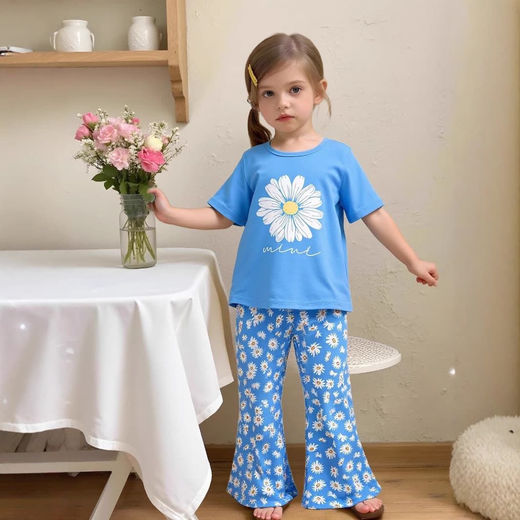 Best-selling Girls Daisy Print Short Sleeve Top and Flare Pants Fresh Summer Set