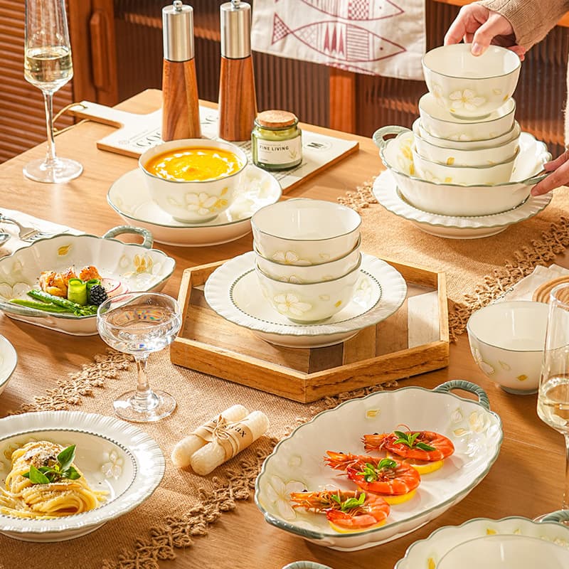 Small fresh tableware ceramic dishes set for home 2025 new housewarming into the house bowls and chopsticks porcelain gift box