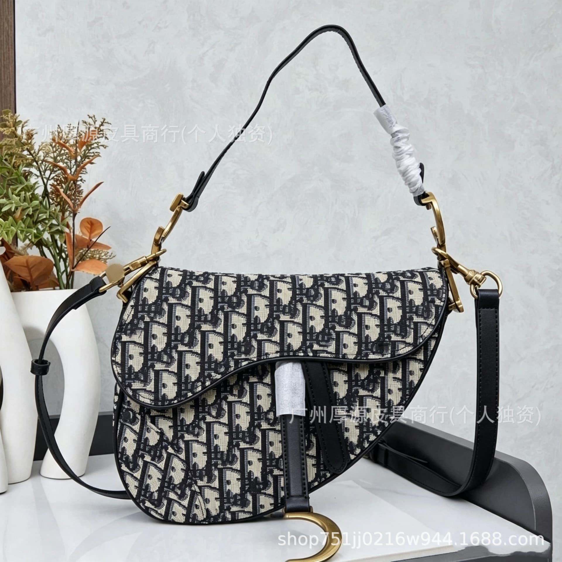 Cross-border classic monogram embroidered Saddle bag vintage handbag underarm shoulder bag crossbody bag