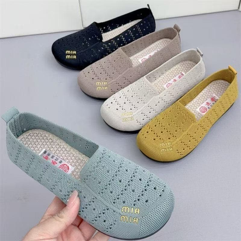 Old Beijing Cloth Shoes New Style Women's Single Shoes Slip-On Lazy Shoes Soft Sole Casual Mother Shoes Low Top Hollow Bean Shoes