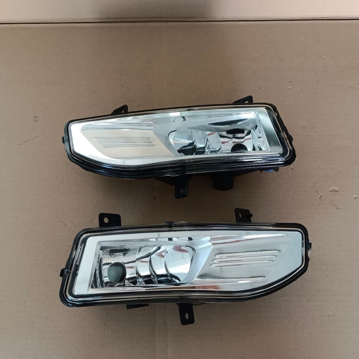 Suitable for Nissan Rogue Sentra Kicks T32 P15 Sylphy front fog light assembly front bumper light