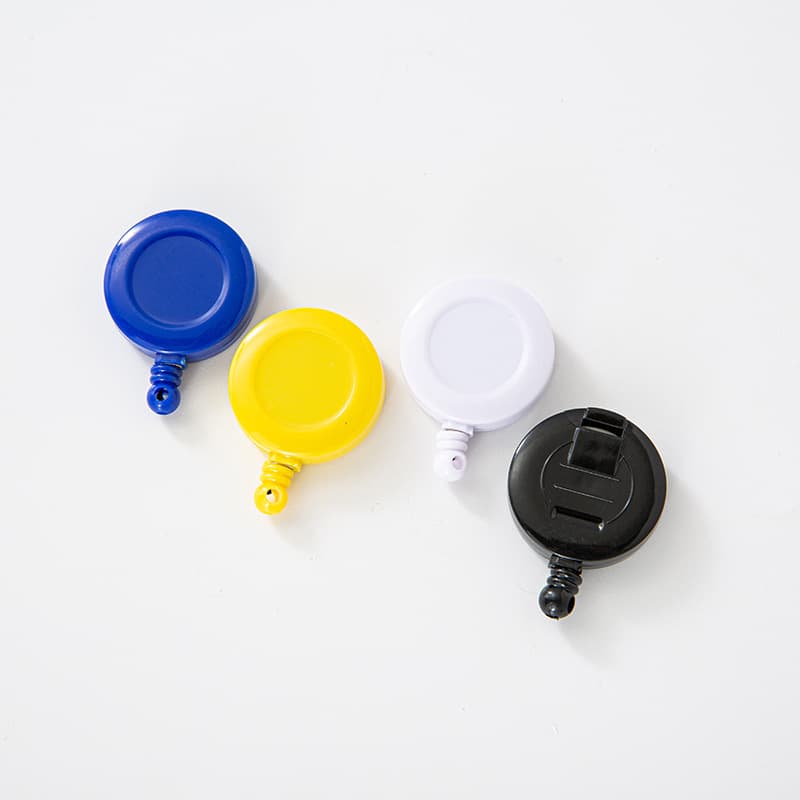 Round Retractable Buckle for Outdoor Use, Solid Color Pull Cord Fastener, Portable Retractable ID Card Buckle