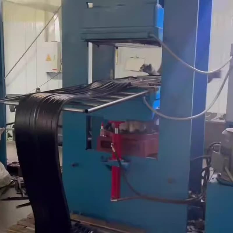 Embedded Rubber Waterstop, Steel Edge Waterstop, Back-Adhesive and Externally Applied Rubber Strip for Construction, Subway Sealing Installation