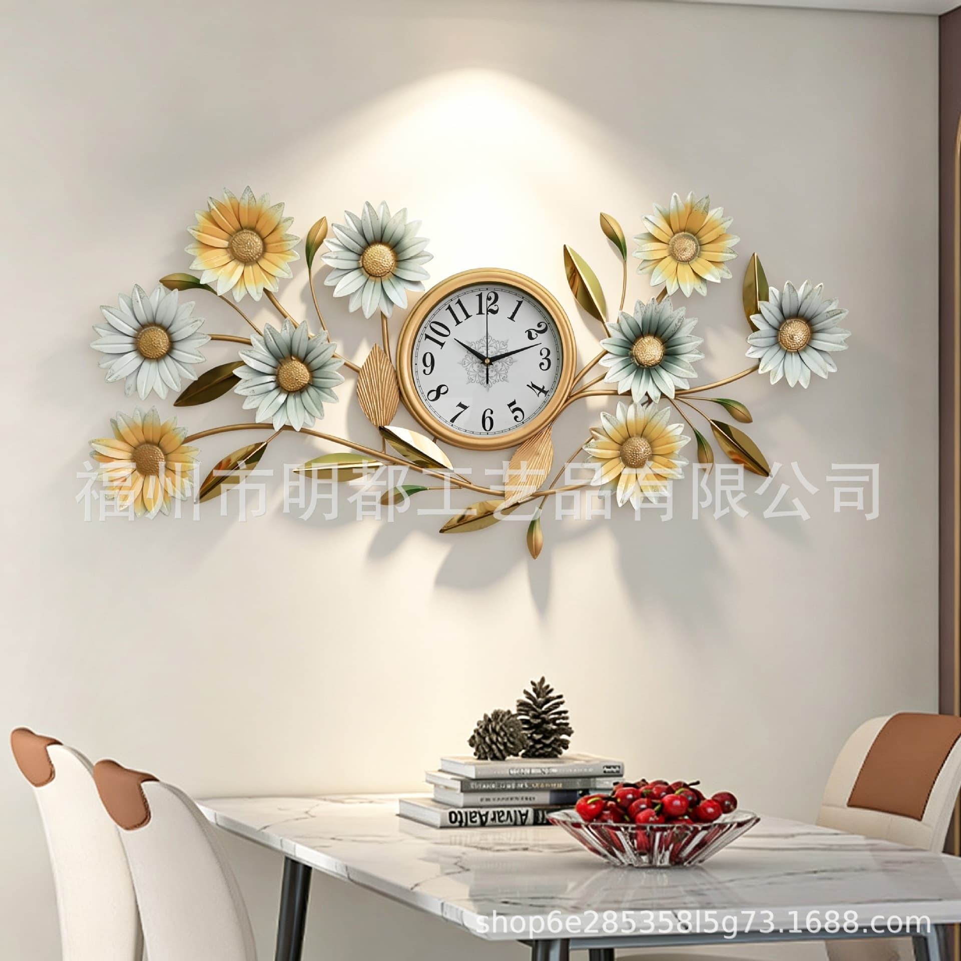 European light luxury metal hollow fashion peacock wall clock living room wall silent clock home atmospheric wall clock