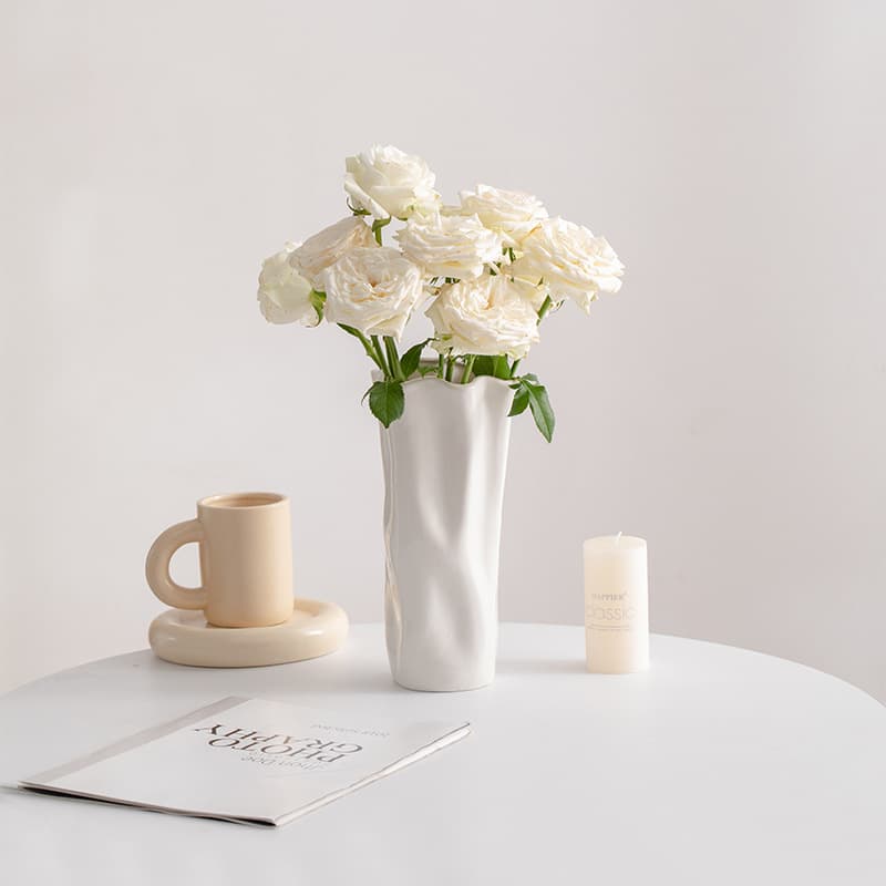 Readtu White Nordic Simple Creative Ceramic Vase Decoration for Dried and Fresh Flowers, Table and Living Room Floral Arrangement