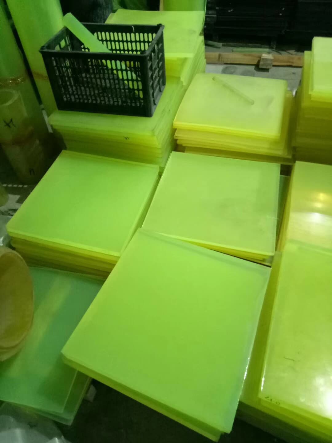 Manufacturer supply polyurethane sheets, PU sheets, polyurethane rods, yellow-green color, polyurethane wholesale