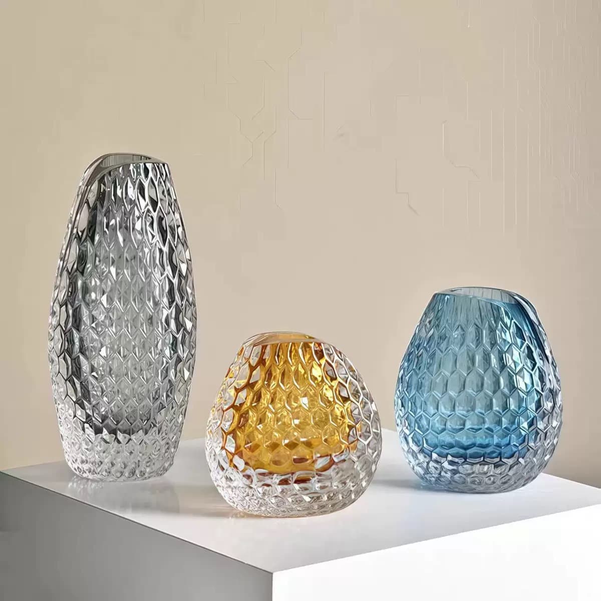 Light luxury high-end glass vase, simple rhombus pattern vase, living room entrance hall dining table flower arrangement decorative ornaments