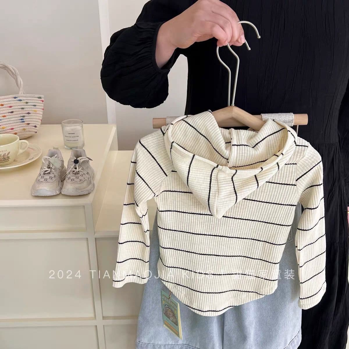 Korean style girls autumn clothing set 2026 new style children's striped hooded top long-sleeved wide-leg pants two-piece set
