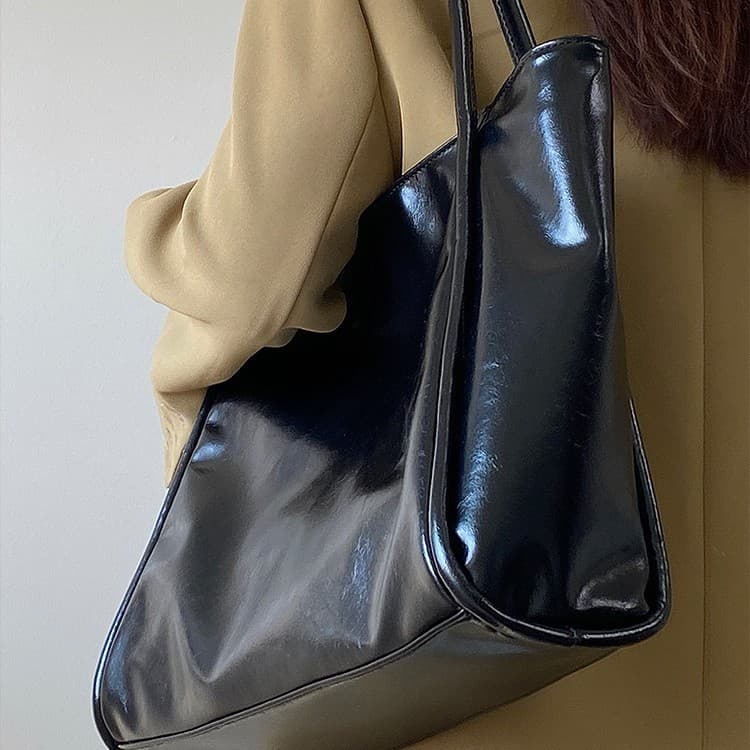 Large Capacity Women's 2022 New Casual Textured Black Bag Fashionable Horizontal Shoulder Bag Trendy Tote Bag