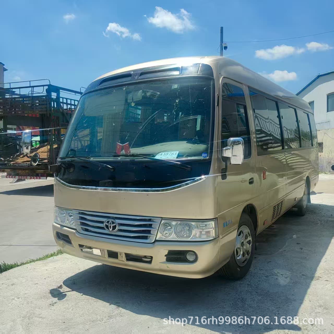 Supply overseas finely refurbished Coaster bus for Africa and North Korea, 14-23 seater minibus for commuting and business