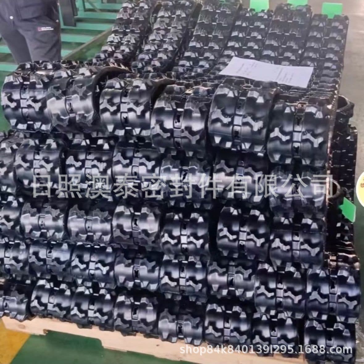 Aotai Supply: Thickened Wear-Resistant Anti-Slip Crawler Track for Excavators and Micro Tillers