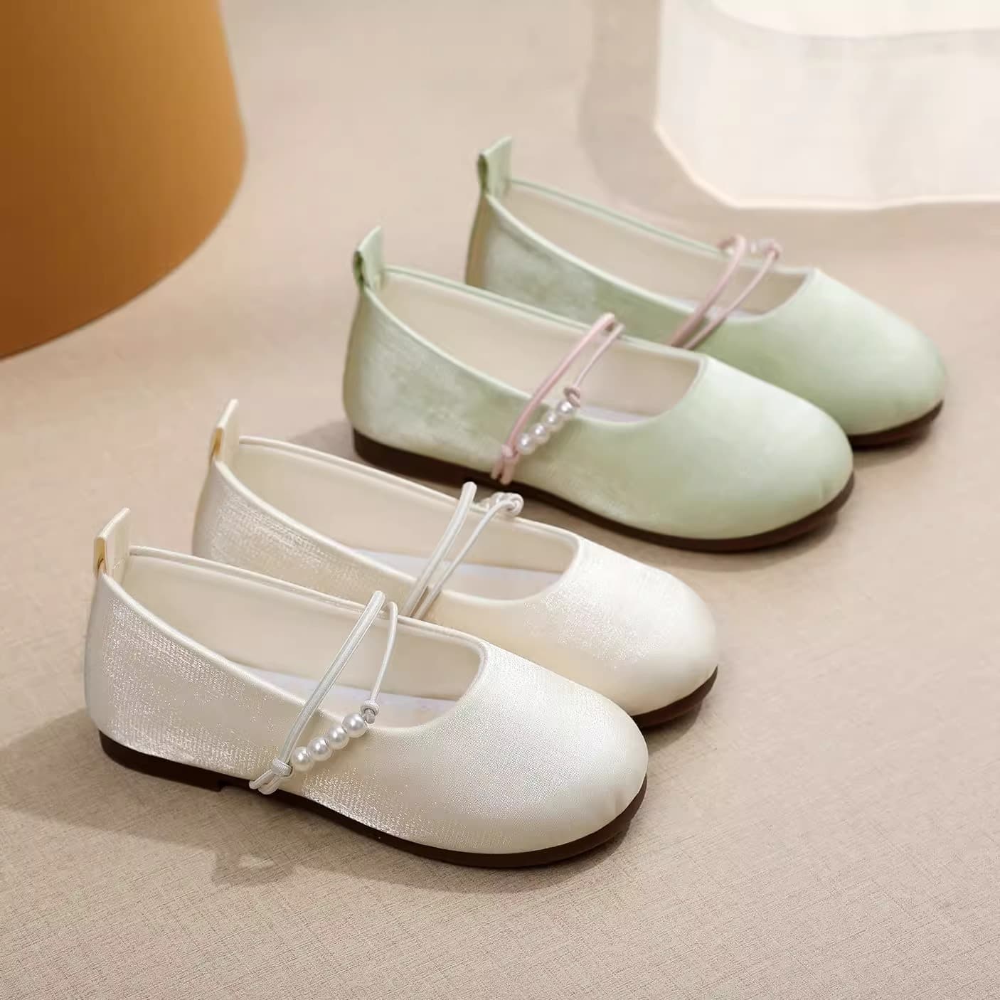 Girls' Hanfu Shoes, New Chinese-style Handmade Cloth Shoes, Spring and Autumn Flat White Casual Shoes, Student Style National-themed 2025 New