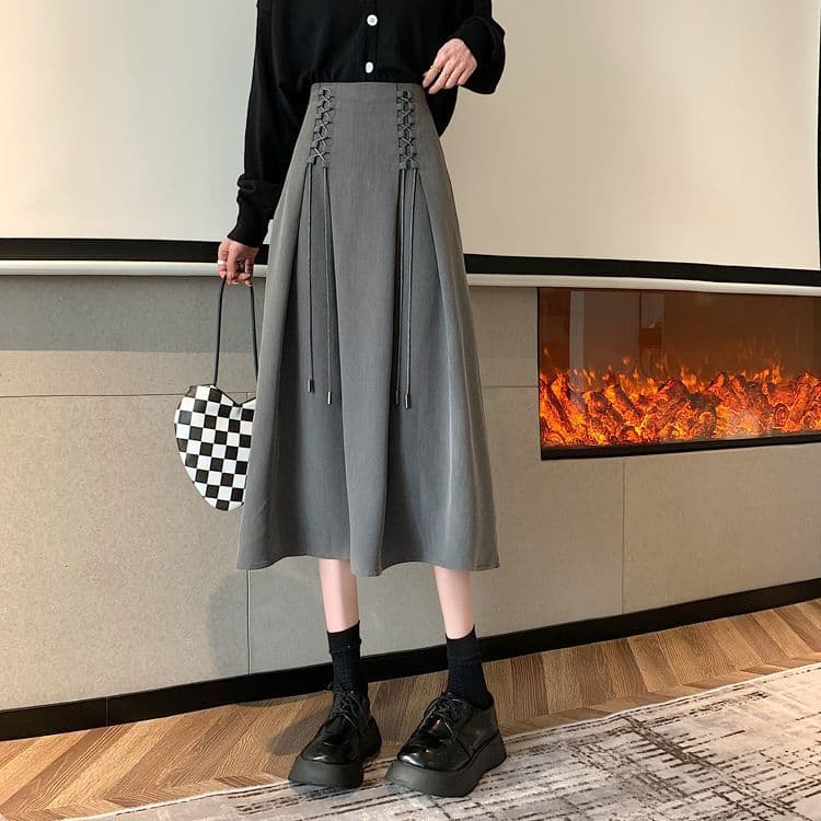 Women's hip-covering, tie-waist, pleated, high-waisted A-line skirt, elegant mid-length umbrella skirt, plus size, Hepburn style long skirt.