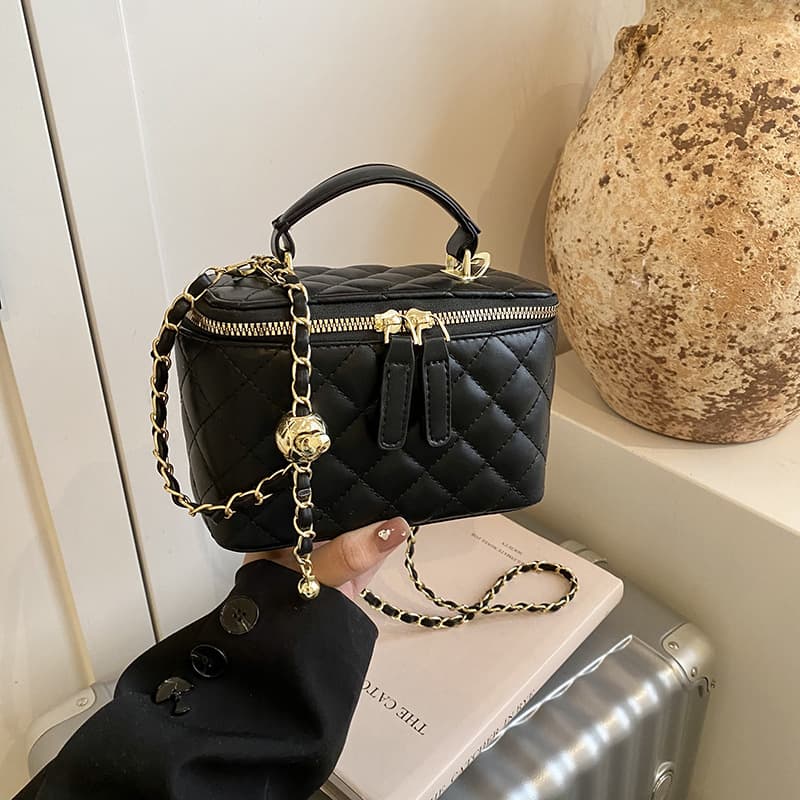 Small fragrant rhombus hand-held box bag, high-end chain small square bag, niche cosmetic bag, one-shoulder cross-body bag