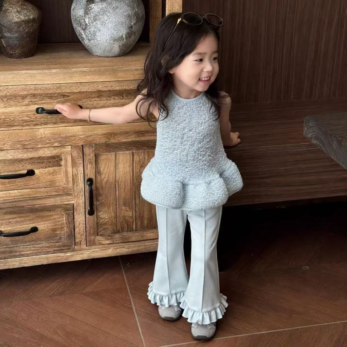 Girls suit summer baby girl beautiful clothes children's design lace vest top casual bell-bottom pants