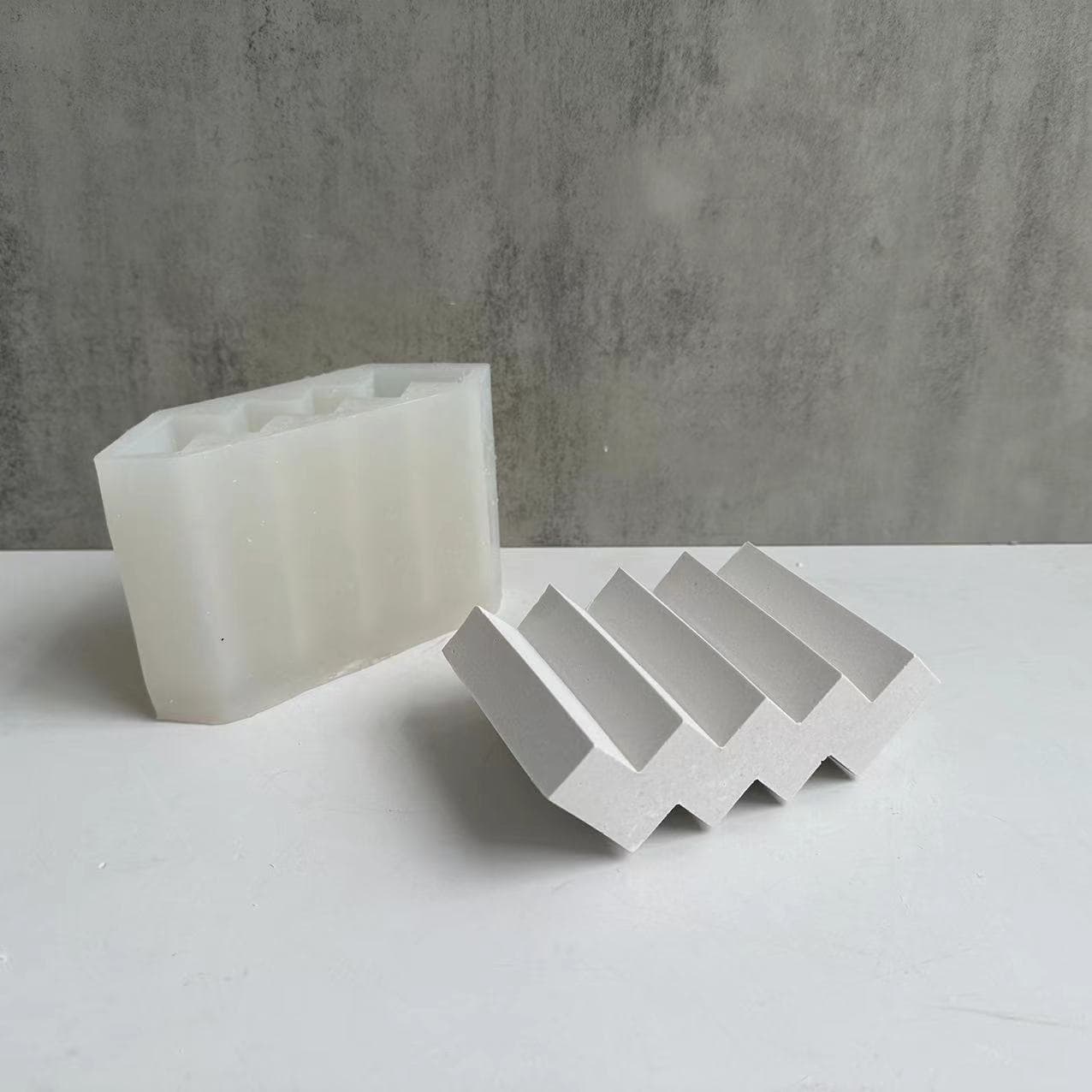 W Wave Aromatherapy Candle Mold Soap Box Tray Plaster Mold Toothbrush Holder Mold