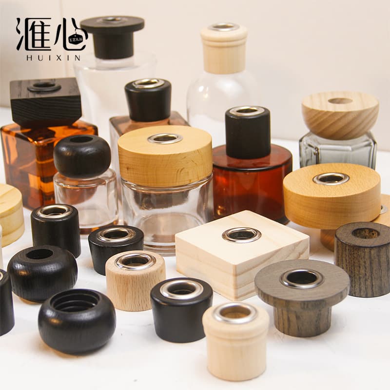 Round aromatherapy wooden lid perfume aromatherapy wooden lid fireless aromatherapy wooden lid perfume bottle wooden lid aromatherapy bottle wood wood art
