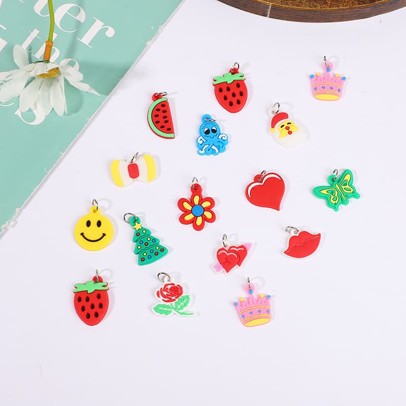 Keychain pendants, PVC small pendants, DIY jewelry accessories, factory direct supply keychain pendant small pendant creative ideas