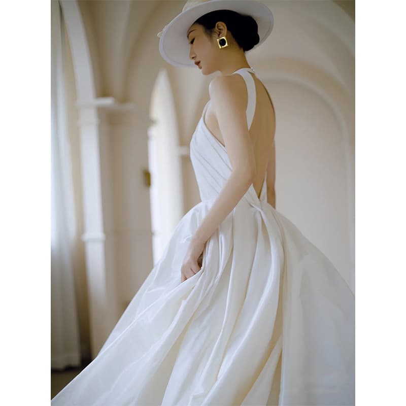 French Elegance Light Wedding Dress 2026 New Style, Temperament Backless Bridal Gown, Hepburn-style Satin Travel Photography Outfit