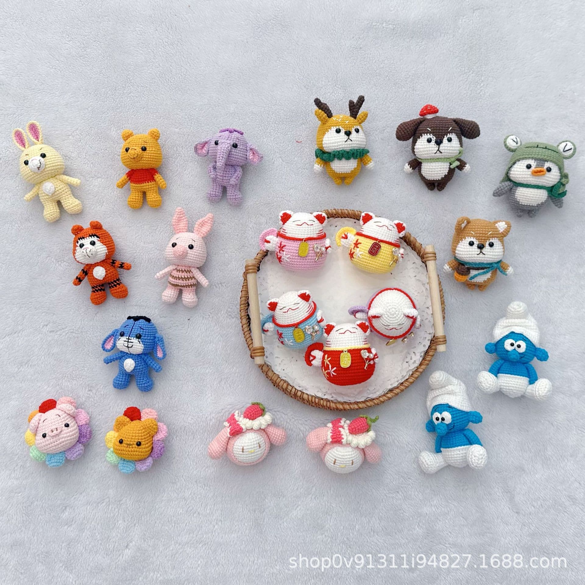 Hand-knitted wool Smurf Lucky Cat Pooh series making animal doll ornaments and pendants