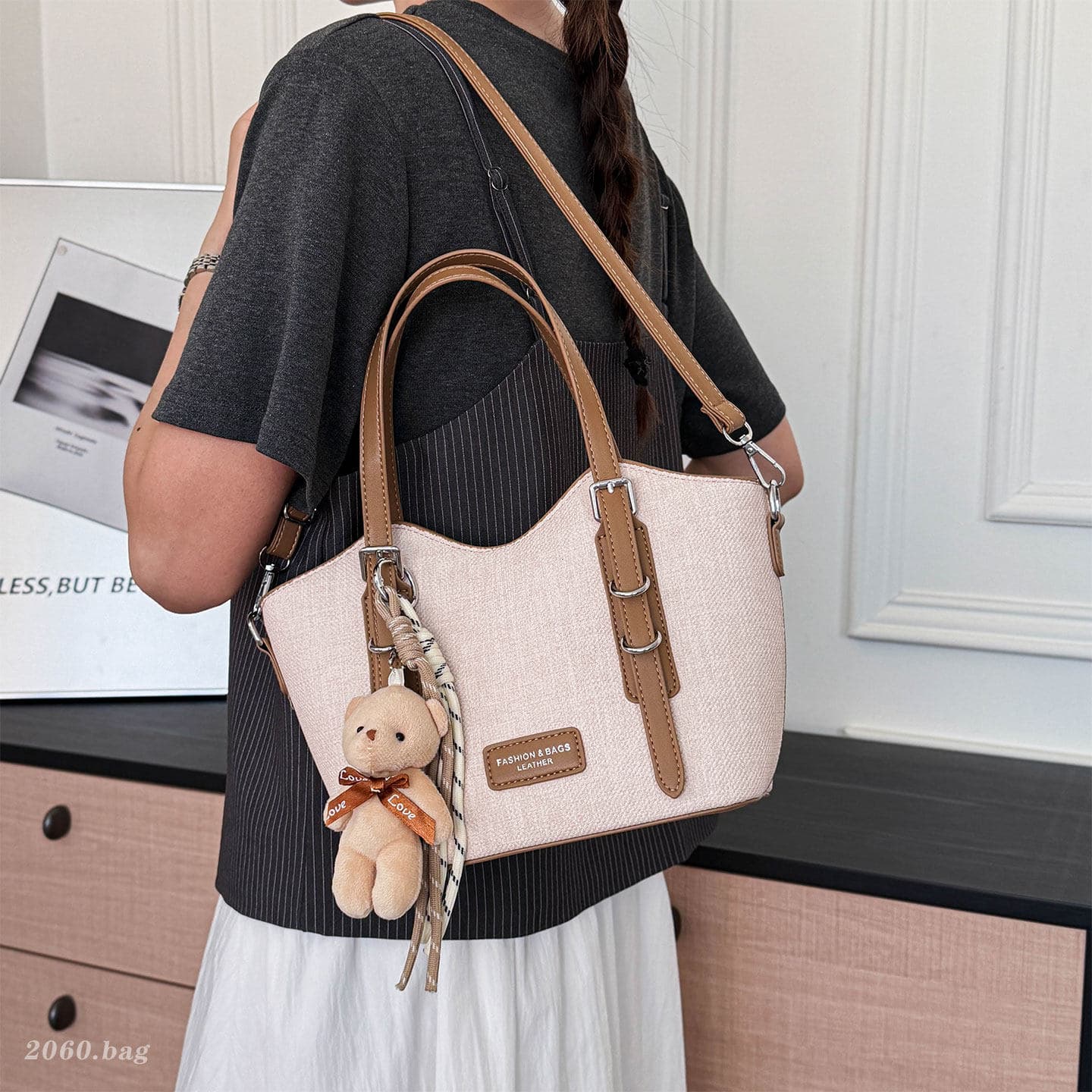 Trendy Crossbody Bag New Style Vintage Versatile 2026 Bucket Bag for Commute Summer Casual Shoulder Bag Large Capacity Fashionable