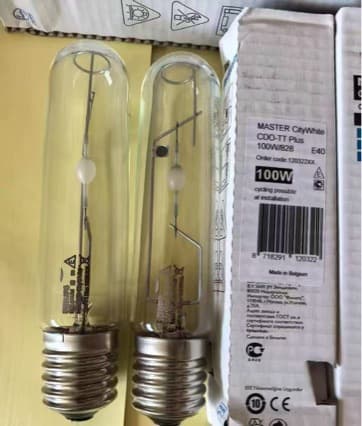 Philips MASTER CityWhite metal halide lamp, 100W/828 E40, imported directly from Belgium.