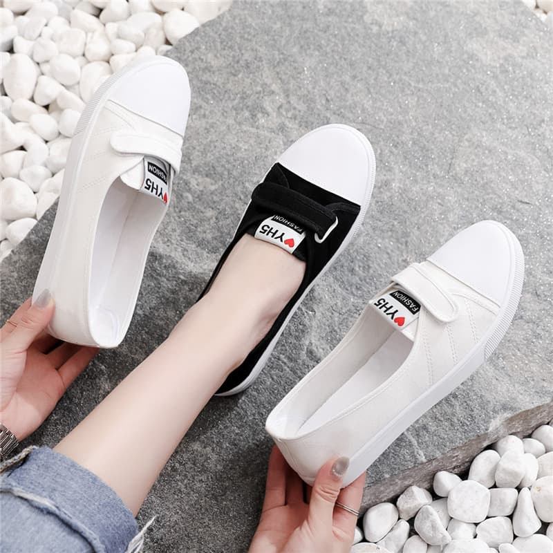 New casual old Beijing cloth shoes, cross-border new canvas shoes for women, 2026 spring and summer, lazy nurse sneakers for women.