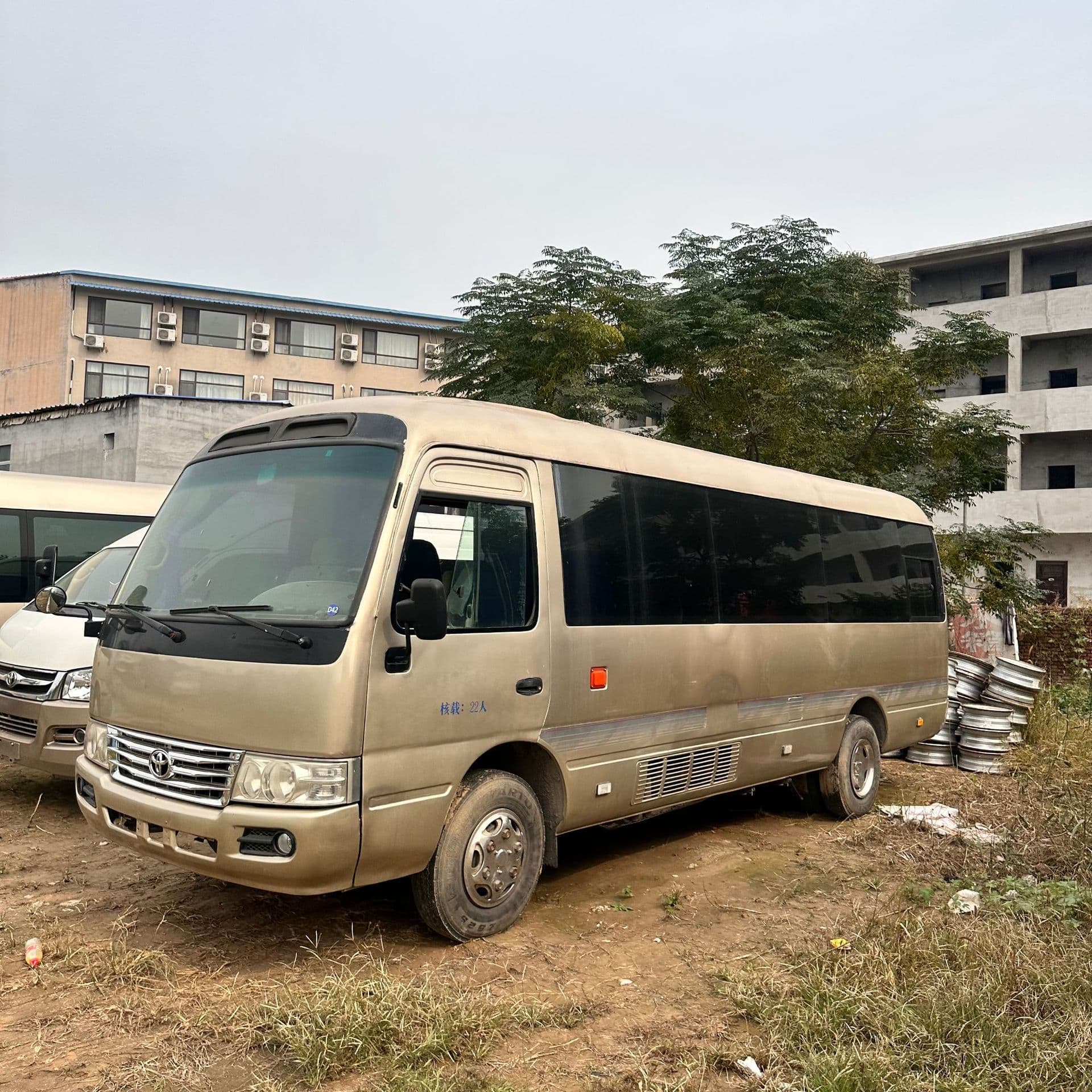 Export Bus Commute Tourism Sightseeing Vehicle Coaster 19-Seat 23-Seat Minibus Luxury Cabin