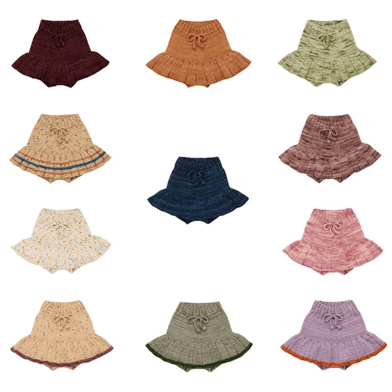 In stock! Children's skirt, autumn 25, cross-border MP selection, knitted girls' retro ins style, solid color polka dot pants skirt.