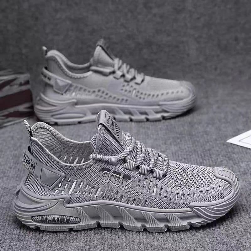 2025 New Summer Breathable Flying Mesh Shoes Men's Versatile Running Sports Shoes Soft Sole Casual Driving Shoes for Men