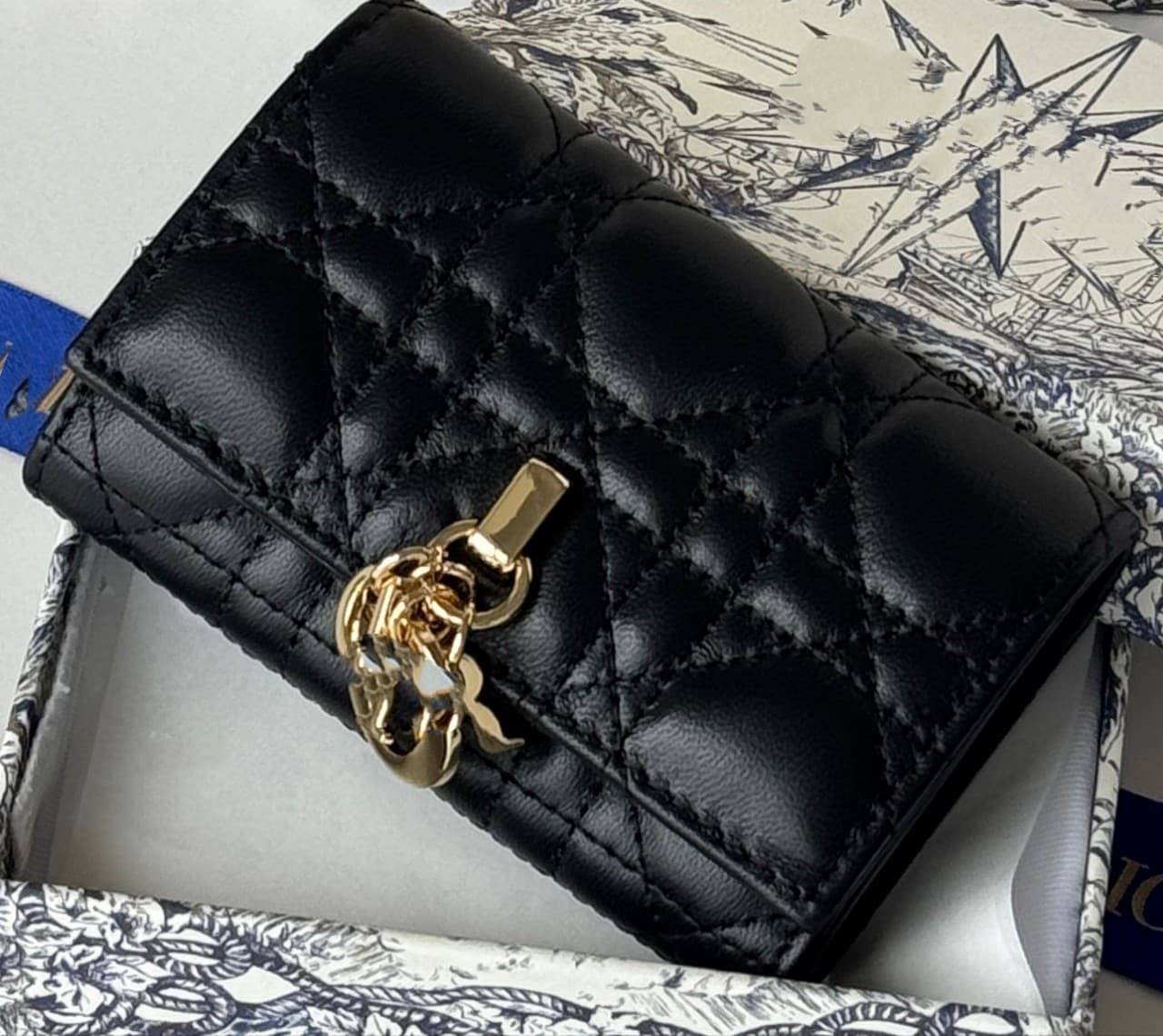 D-brand Flip Snap Bifold Wallet Multi-card Cardholder Rattan Pattern Mini Charm Wallet Purse