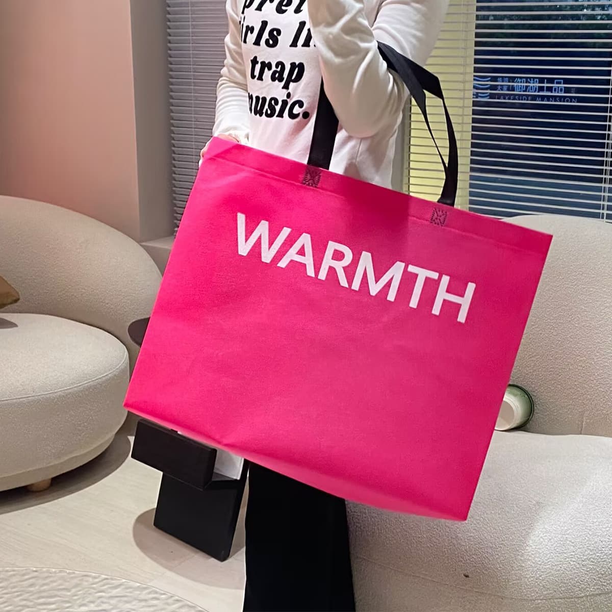 Thickened Non-Woven Shopping Bag for Clothing Stores and Home Textiles, Large Capacity Extra Large Tote Bag with Custom Logo