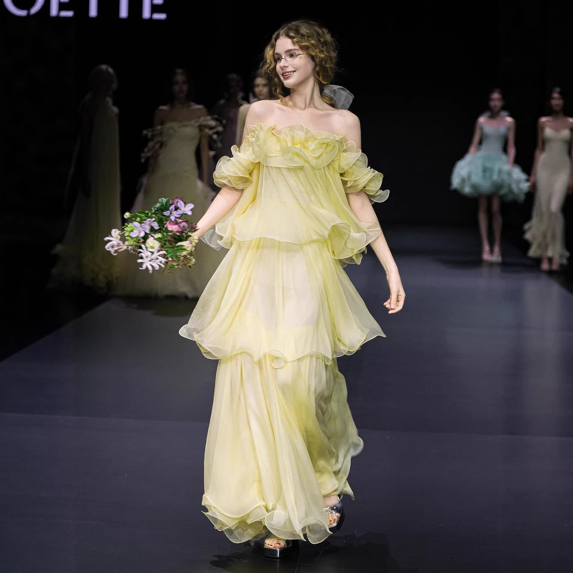 Dressing gown female bride French sweet one-shoulder yellow tutu skirt banquet princess style niche evening dress high-end