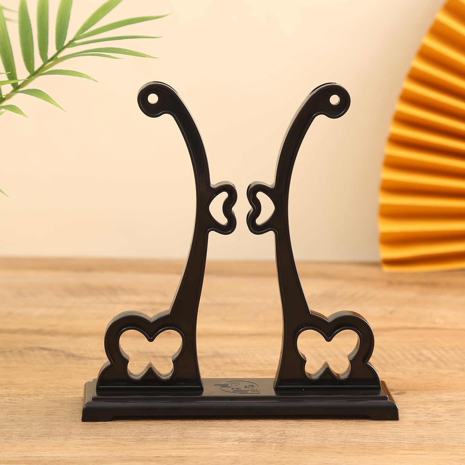 Special fan holder for Suzhou embroidery round fans, fan stand, fan rack, base for displaying Chinese fans.